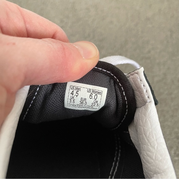 Vans Old Skool Shoes Brand New - Size M4.5/W6 - Picture 5 of 5